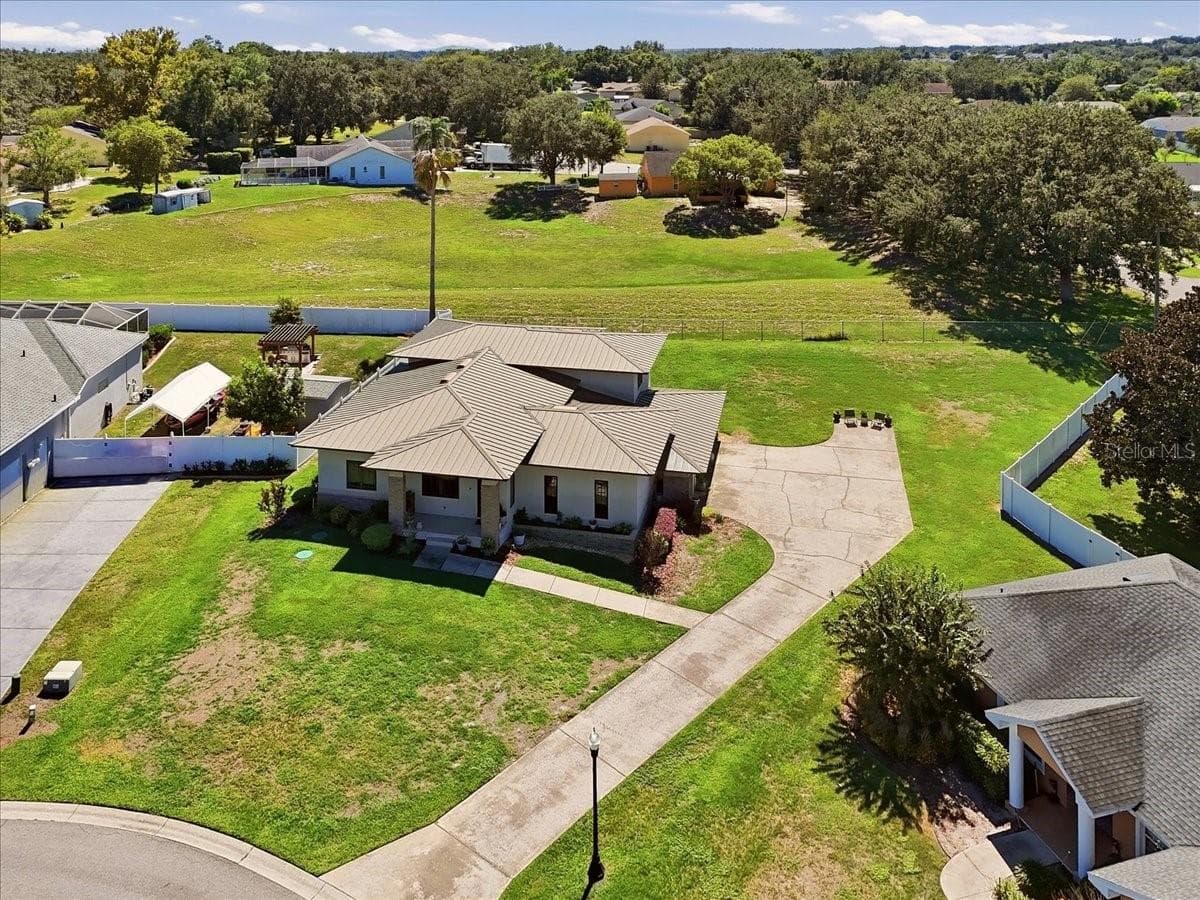 Single Family Residence at 3239 SUMMERLAND HILLS CT, LAKELAND, photo 6 of 76