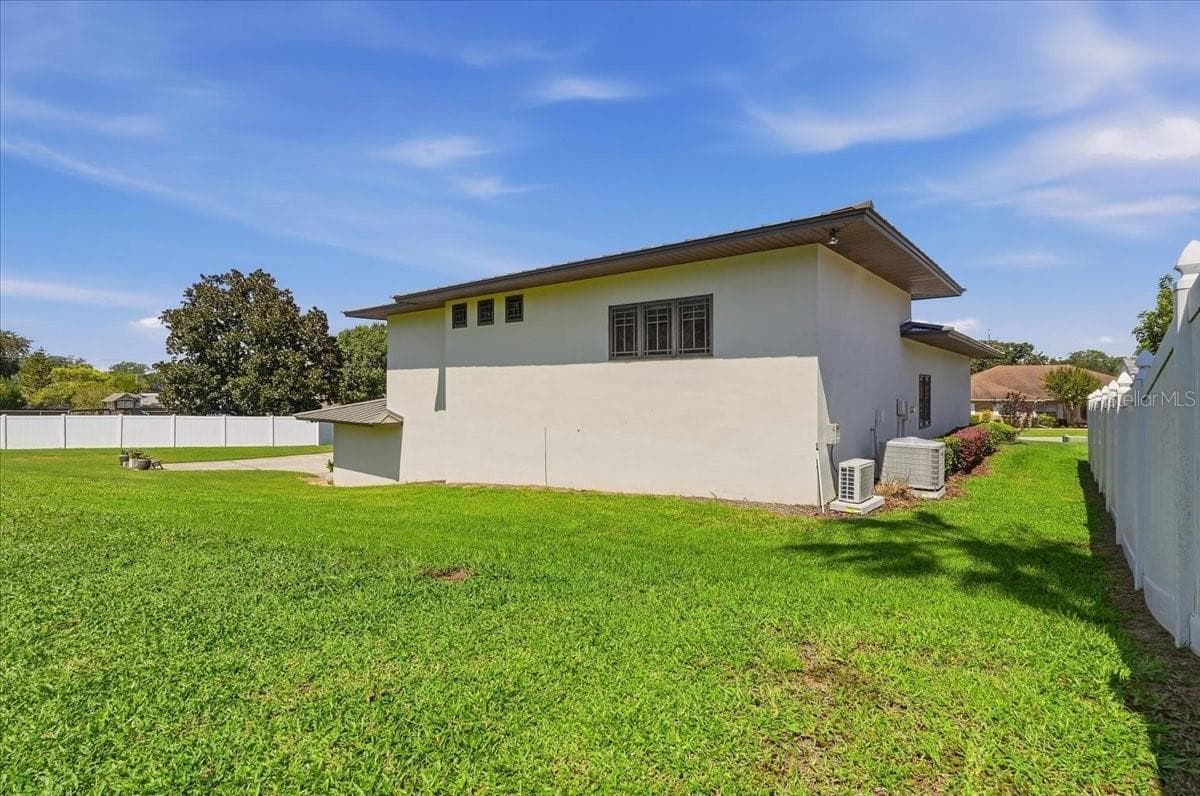 Single Family Residence at 3239 SUMMERLAND HILLS CT, LAKELAND, photo 8 of 76