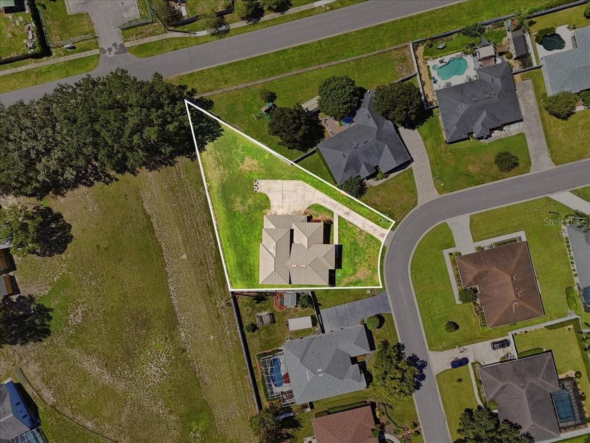 Single Family Residence at 3239 SUMMERLAND HILLS CT, LAKELAND, photo 15 of 76