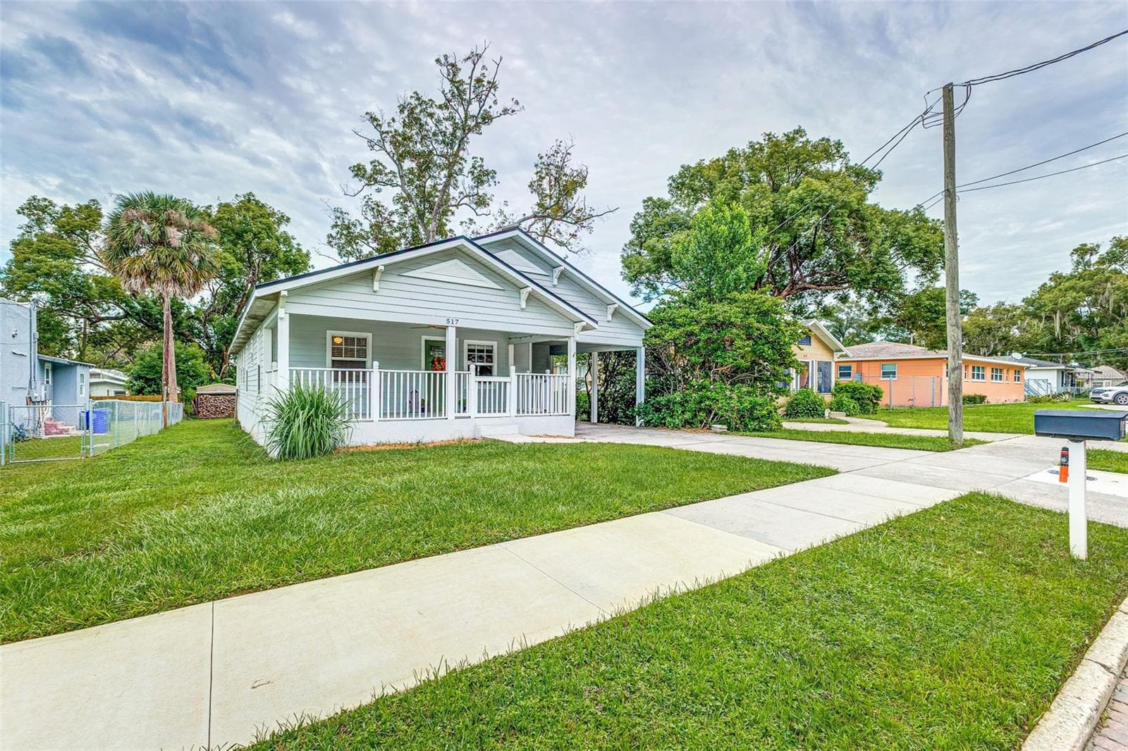 Single Family Residence at 517 W PATTERSON ST, LAKELAND, photo 2 of 51
