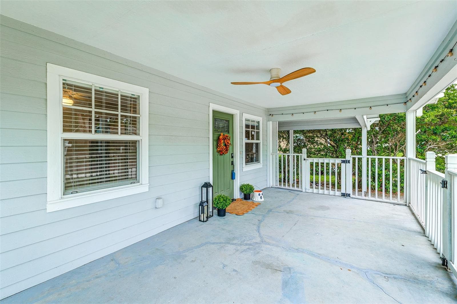 Single Family Residence at 517 W PATTERSON ST, LAKELAND, photo 3 of 51