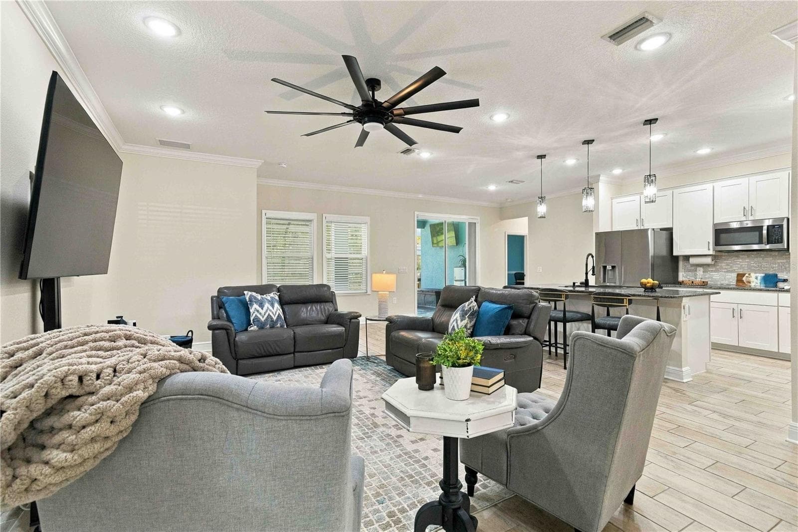 Bright and inviting living space - 15502 31ST ST E, PARRISH