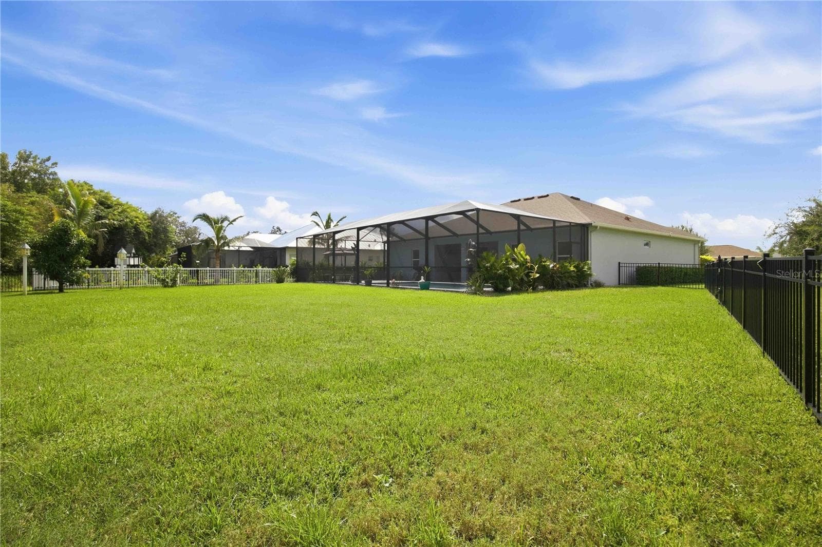 Private backyard retreat - 15502 31ST ST E, PARRISH