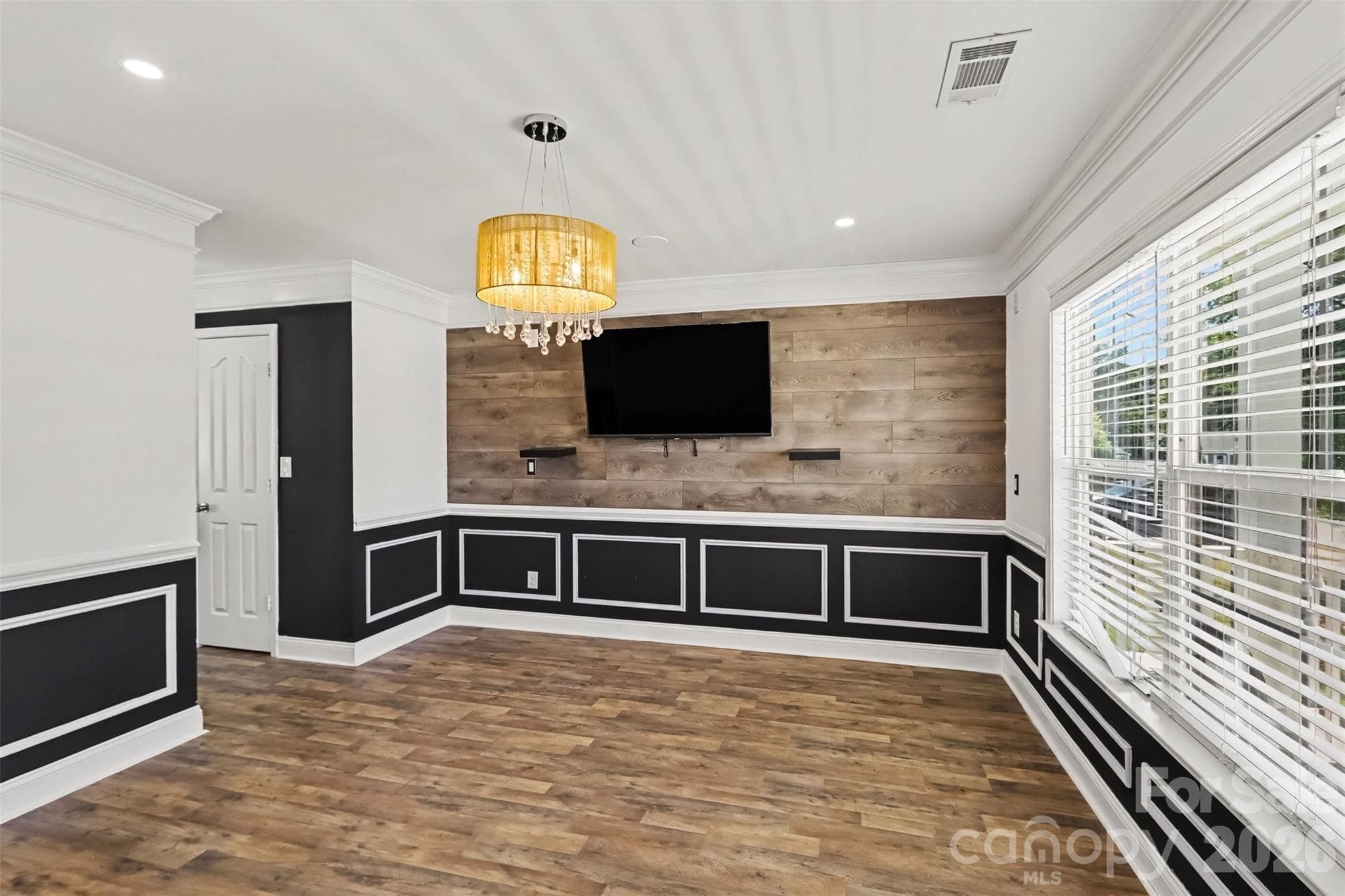 Single Family Residence at 8824 Merrie Rose Avenue, Charlotte, photo 3 of 21