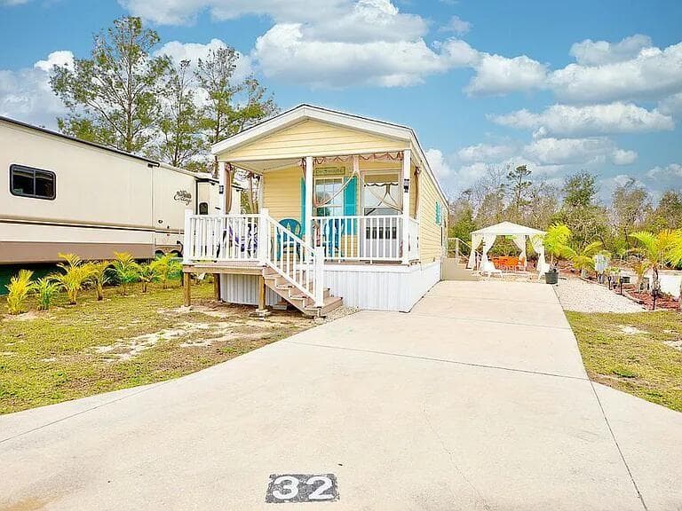 32 GRASSY LAKE CIR