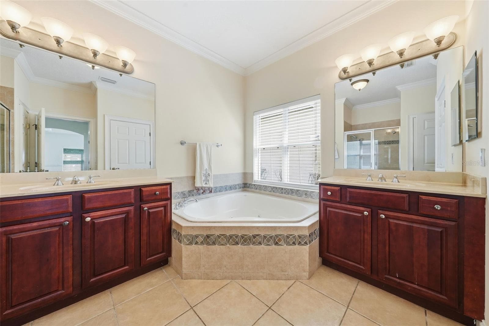 Single Family Residence at 6967 BRESCIA WAY, ORLANDO, photo 19 of 33