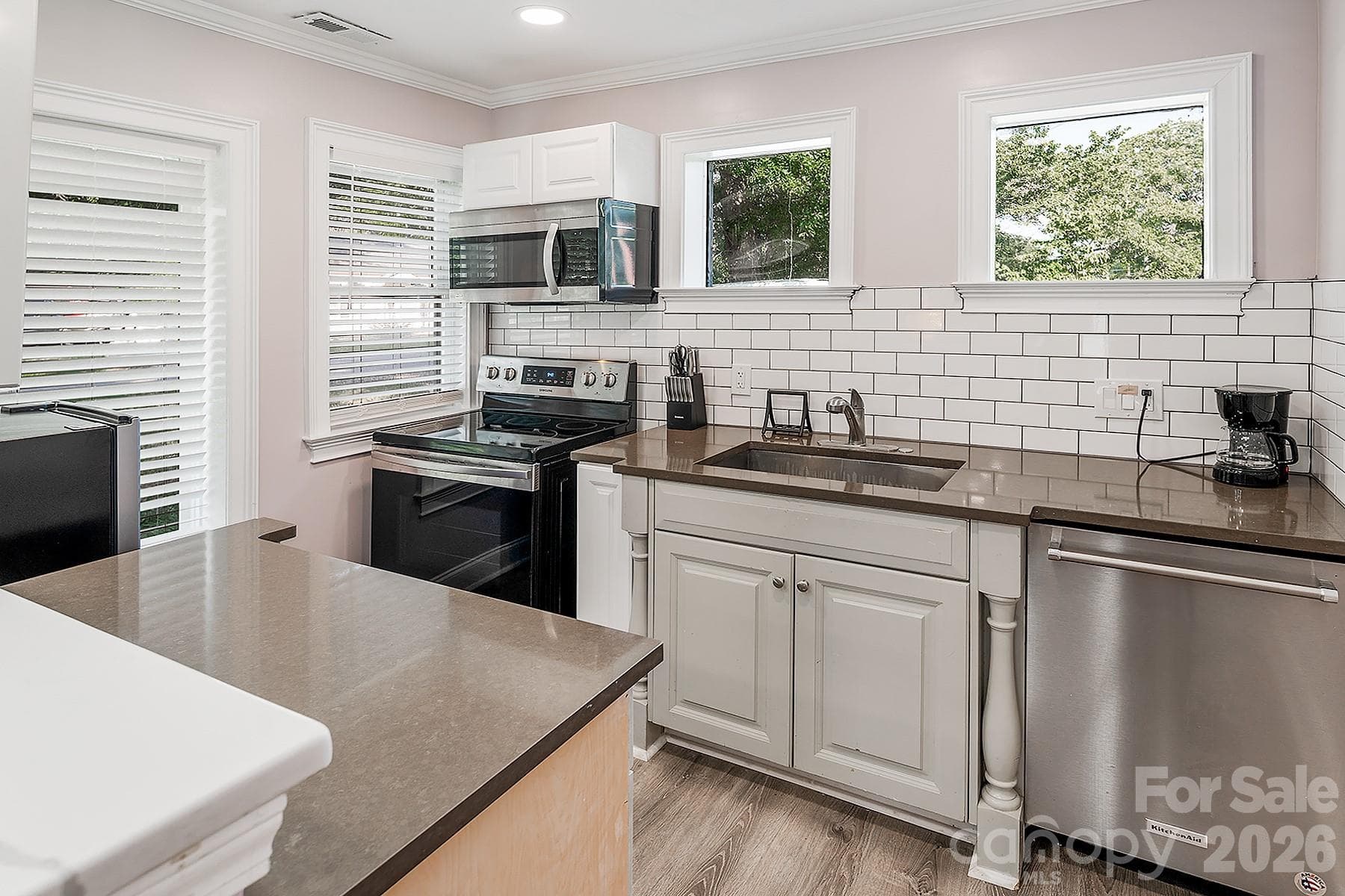 Single Family Residence at 109 Julia Avenue, Belmont, photo 6 of 21