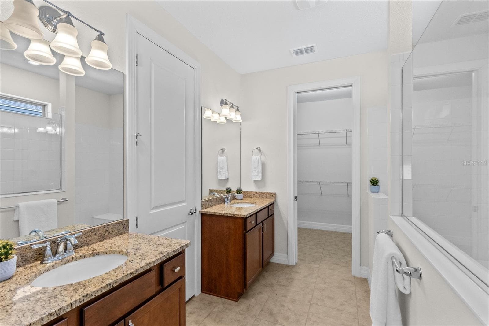 Ensuite Bathroom w. Double Vanities - 1196 PATTERSON TER, LAKE MARY