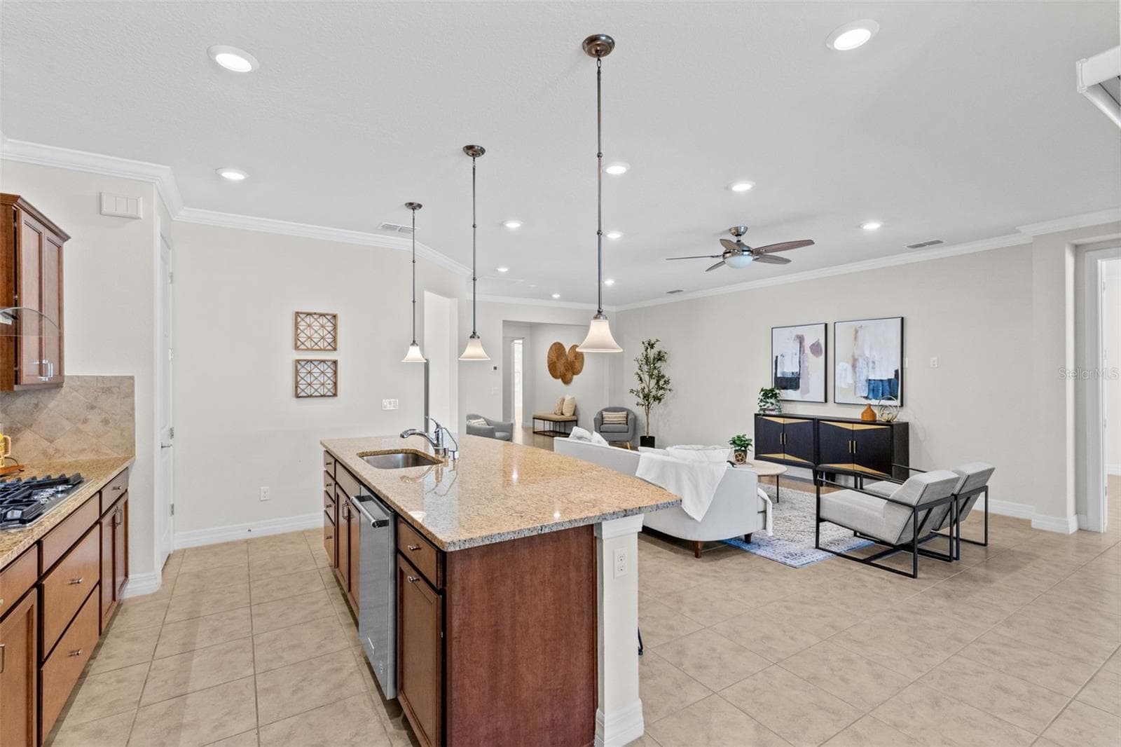 Large Bar Overlooks Living - 1196 PATTERSON TER, LAKE MARY