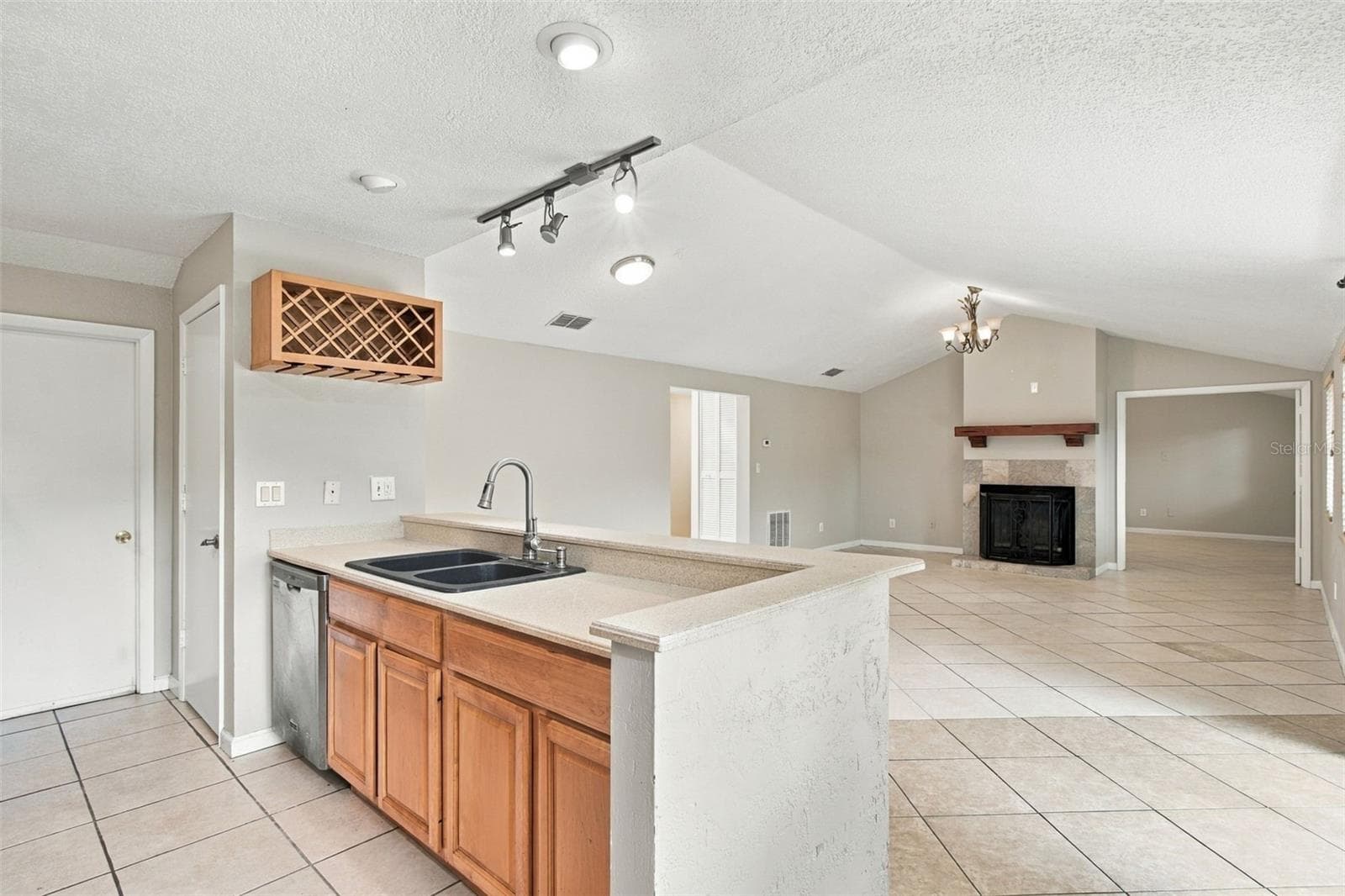 Single Family Residence at 373 FOXCROFT DR E, PALM HARBOR, photo 16 of 63