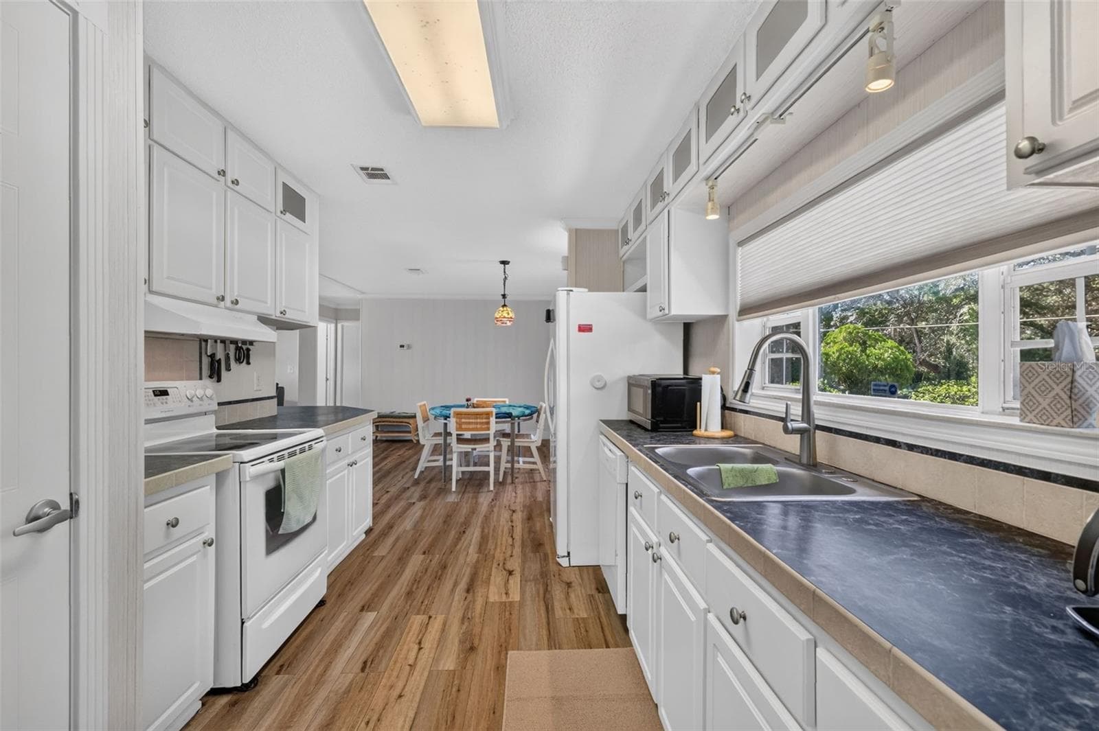 Manufactured Home at 16788 SE 69TH LN, OCKLAWAHA, photo 11 of 31