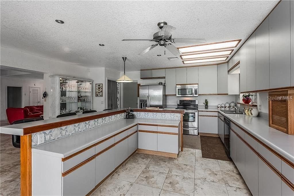 Single Family Residence at 18620 WAYNE RD, ODESSA, photo 12 of 25