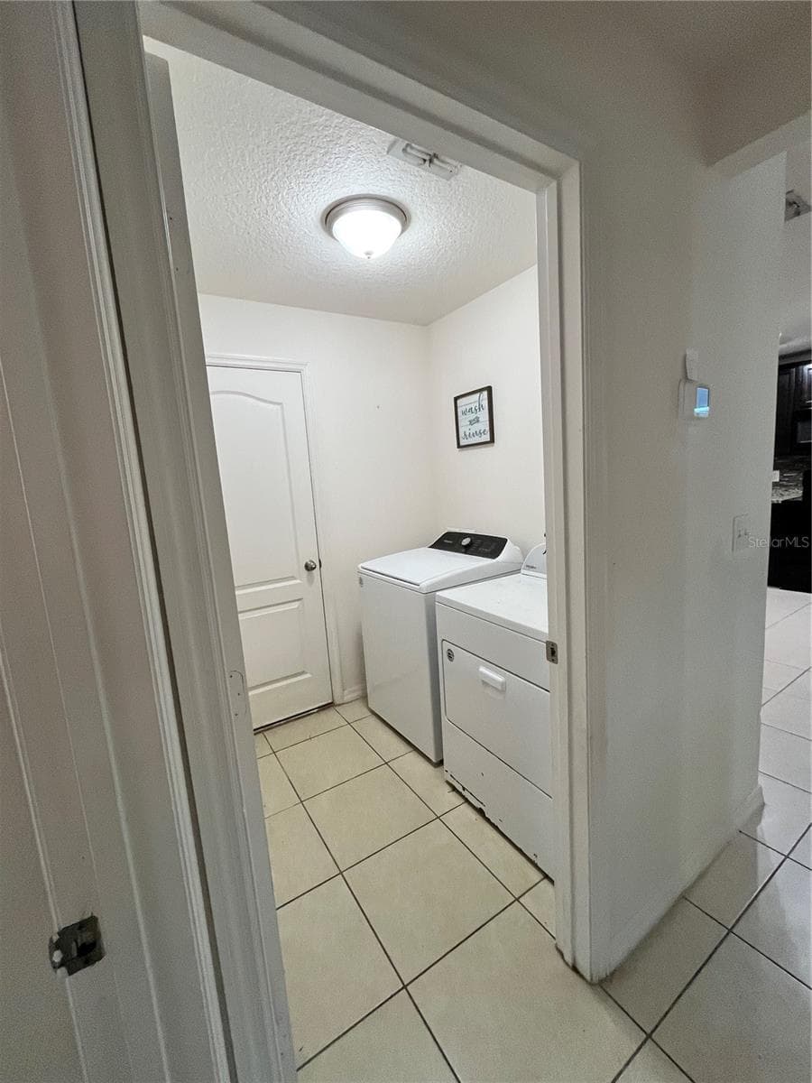 LAUNDRY - 2121 HIBISCUS PL, POINCIANA