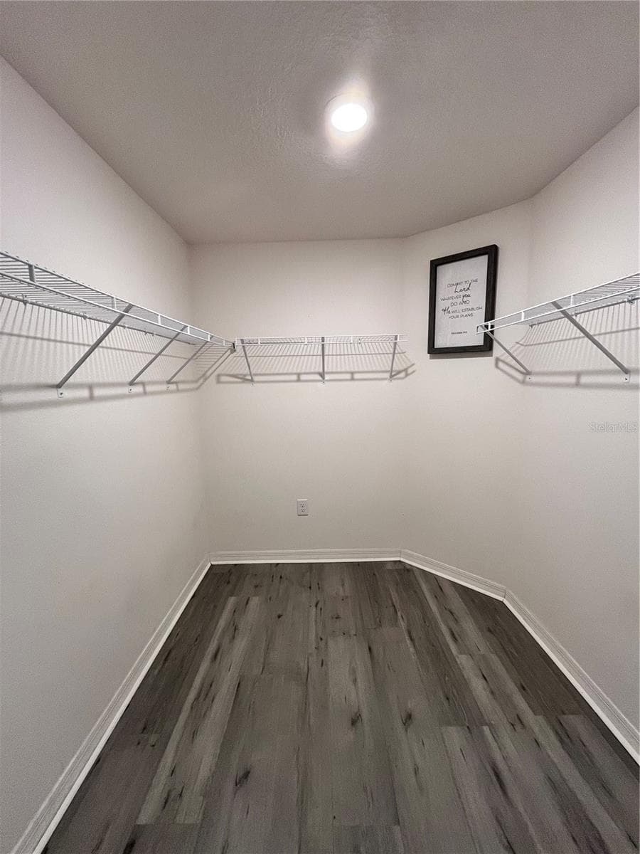 MASTER BEDROOM WALK IN CLOSET - 2121 HIBISCUS PL, POINCIANA