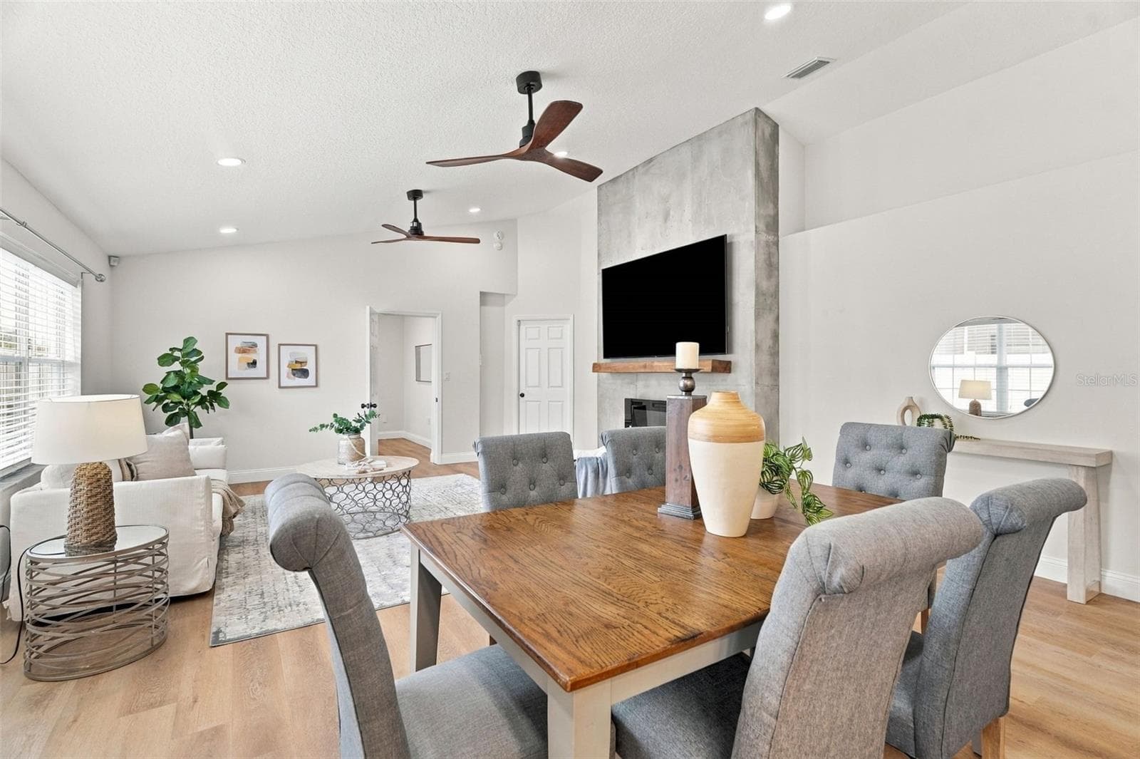 Open floorplan. - 625 FOLSOM ST S, ST PETERSBURG