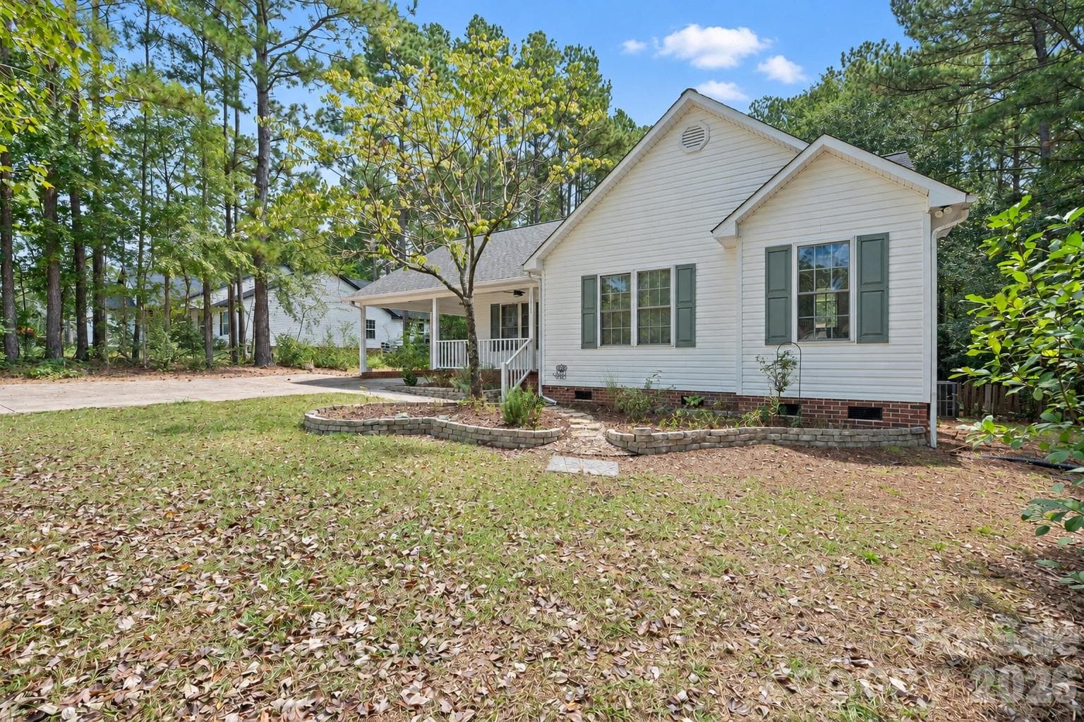 Single Family Residence at 2017 Country Club Drive, Lancaster, photo 3 of 32