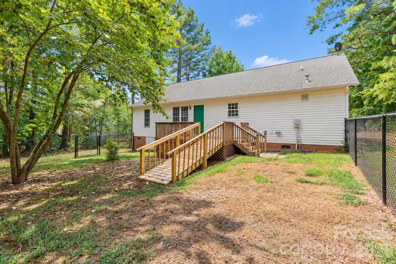 Single Family Residence at 2017 Country Club Drive, Lancaster, photo 4 of 32