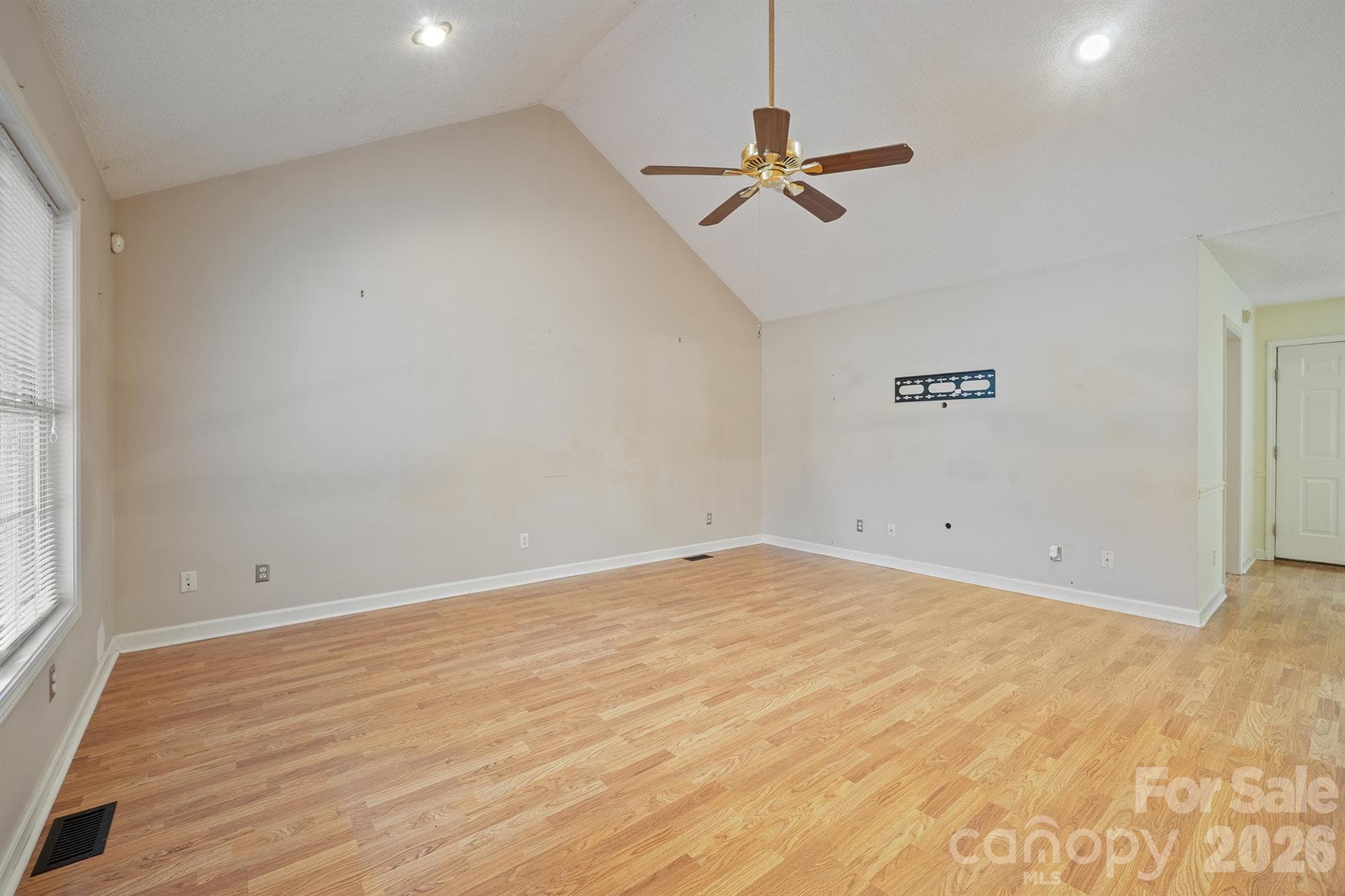 Single Family Residence at 2017 Country Club Drive, Lancaster, photo 7 of 32