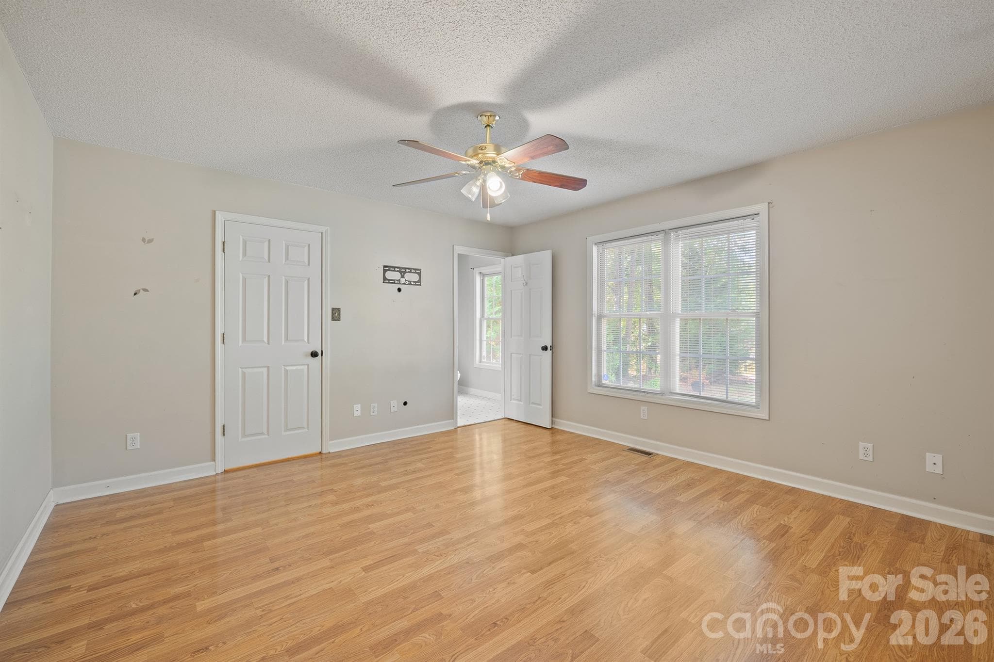Single Family Residence at 2017 Country Club Drive, Lancaster, photo 10 of 32