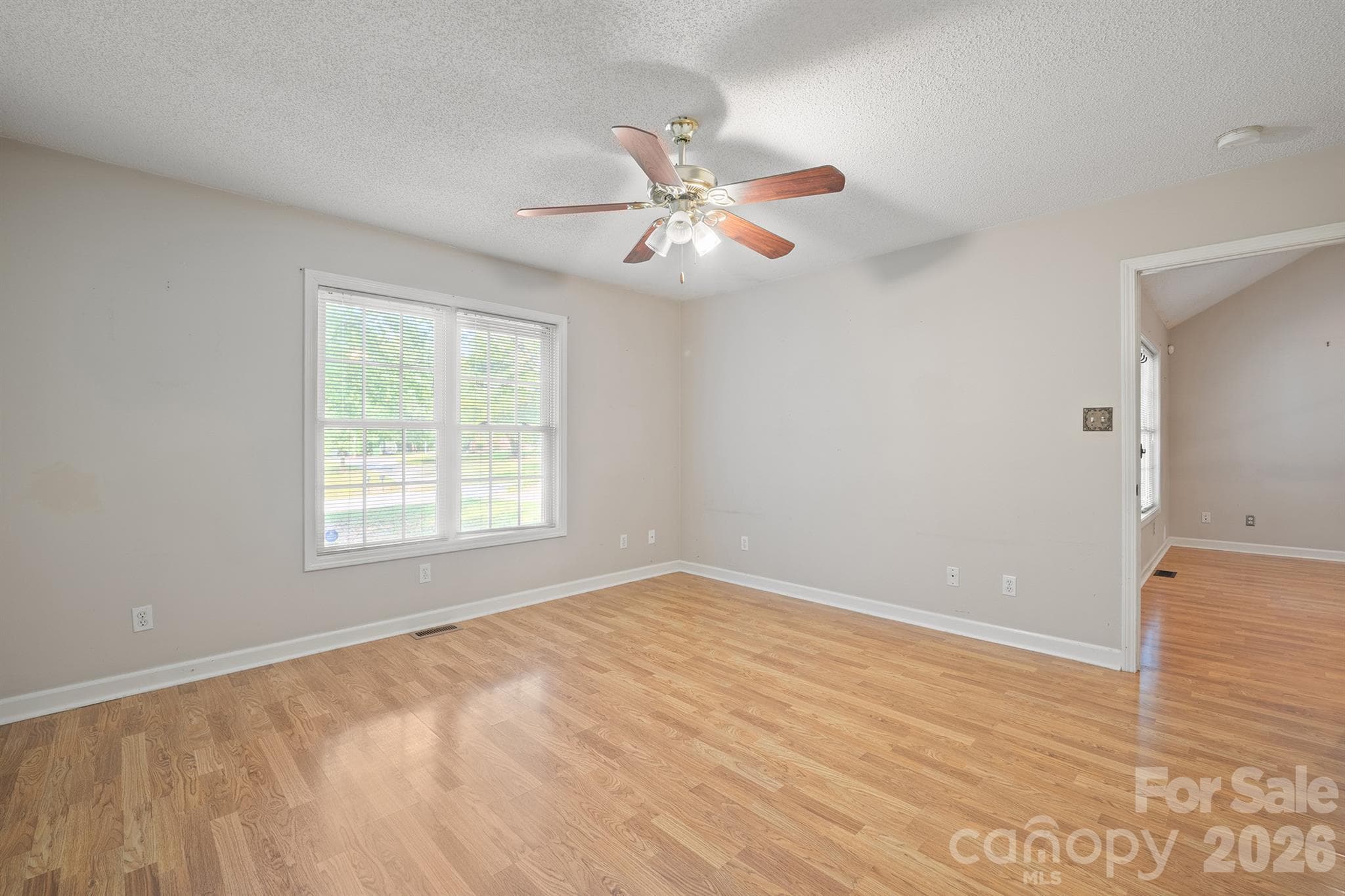 Single Family Residence at 2017 Country Club Drive, Lancaster, photo 11 of 32