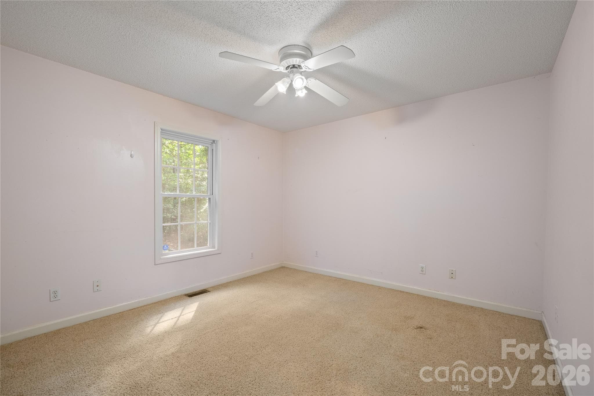 Single Family Residence at 2017 Country Club Drive, Lancaster, photo 16 of 32