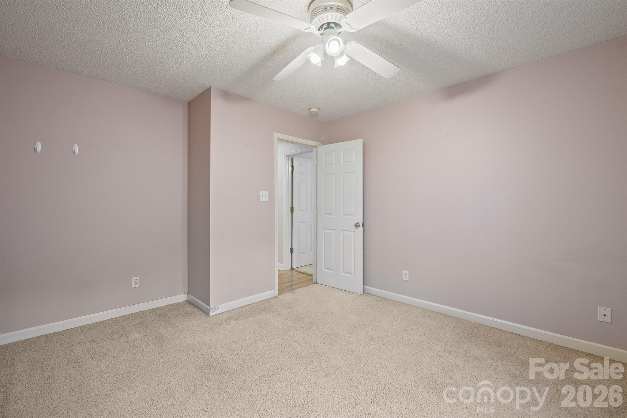 Single Family Residence at 2017 Country Club Drive, Lancaster, photo 20 of 32