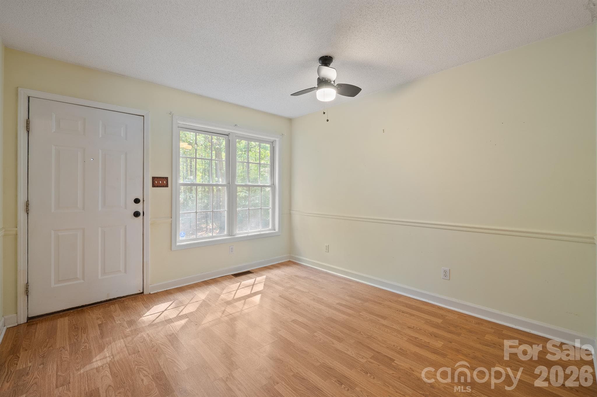 Single Family Residence at 2017 Country Club Drive, Lancaster, photo 23 of 32
