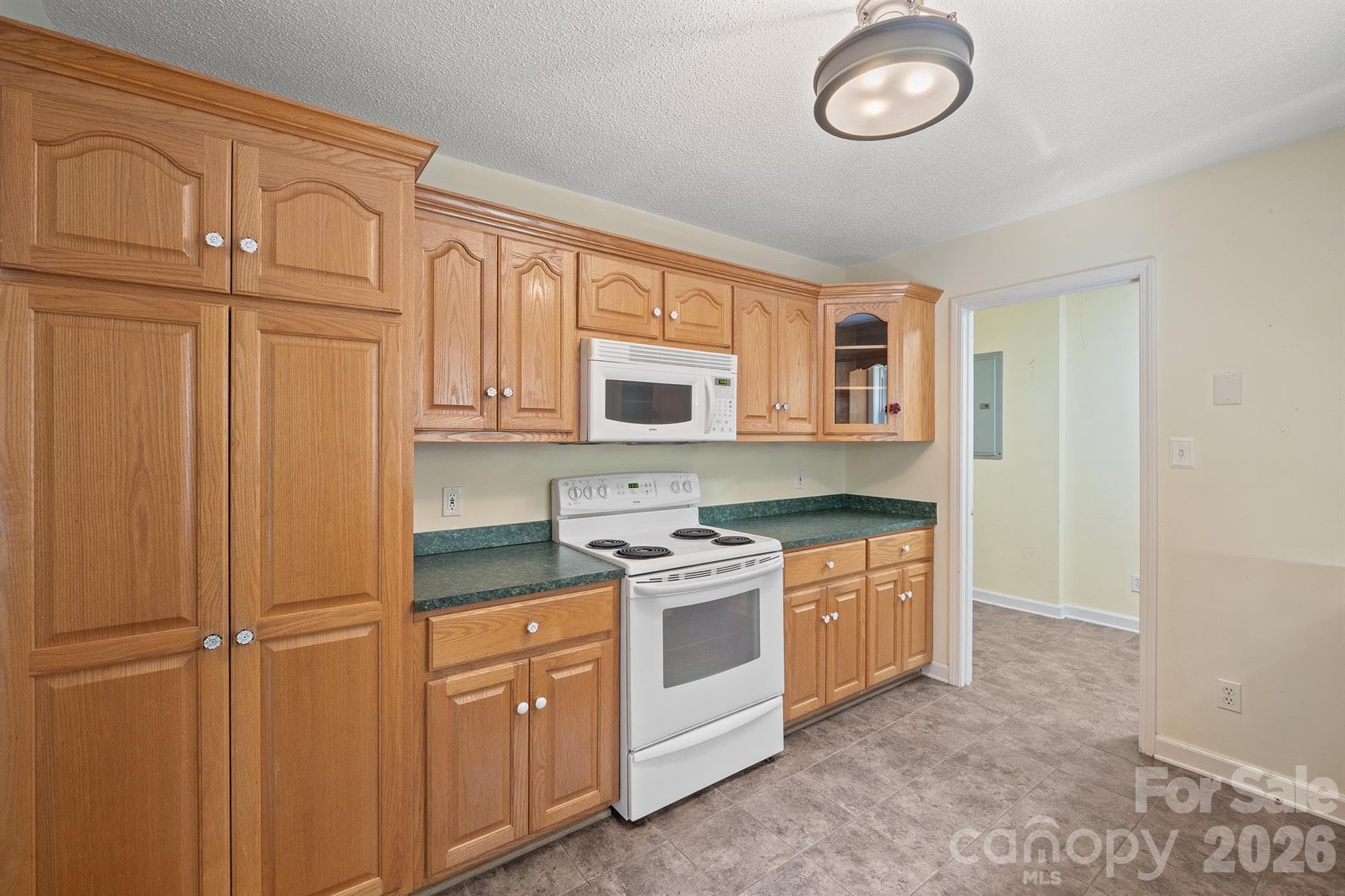 Single Family Residence at 2017 Country Club Drive, Lancaster, photo 29 of 32