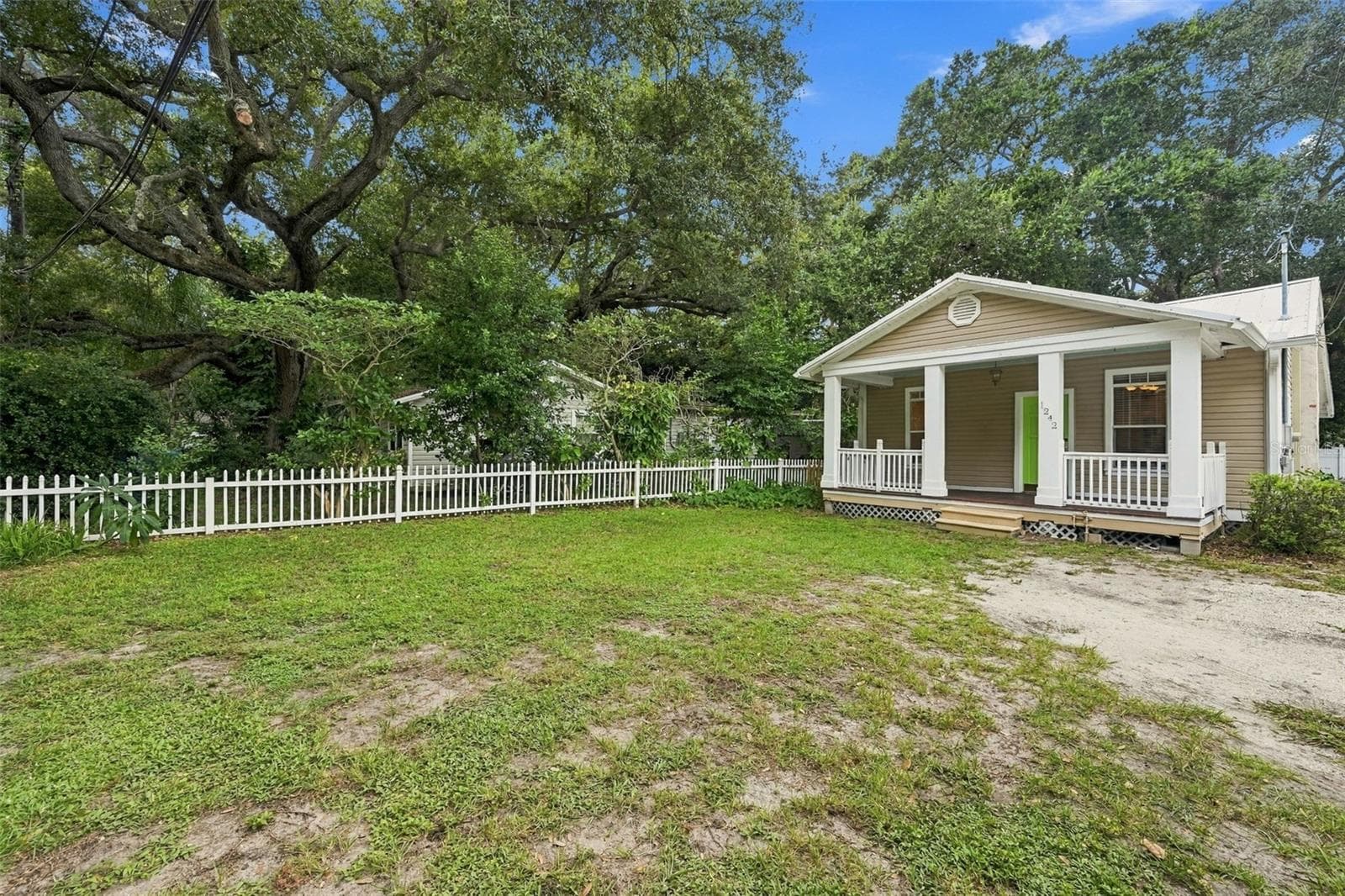 Single Family Residence at 1242 NEW YORK AVE, DUNEDIN, photo 5 of 42