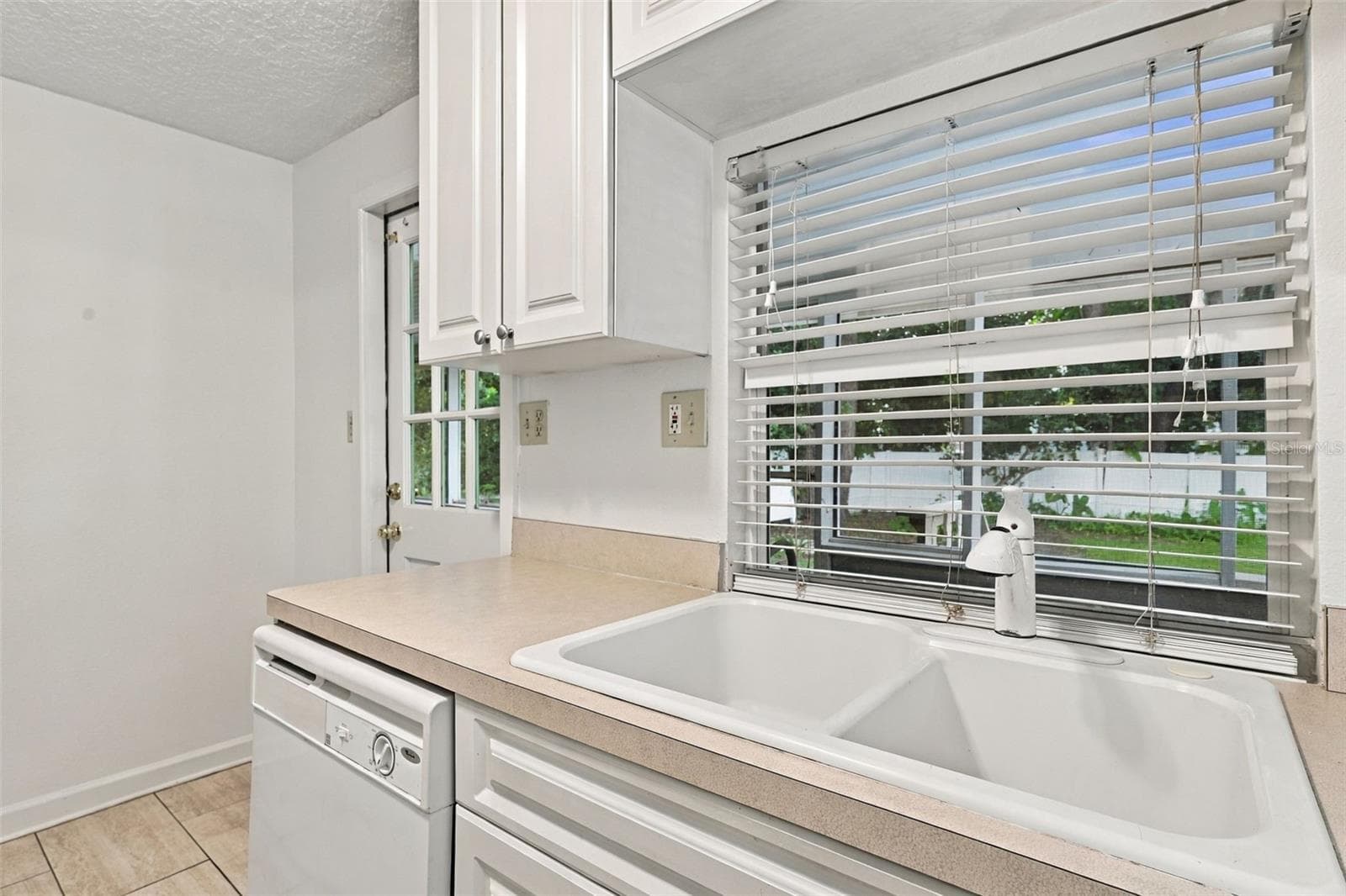 Single Family Residence at 1242 NEW YORK AVE, DUNEDIN, photo 23 of 42