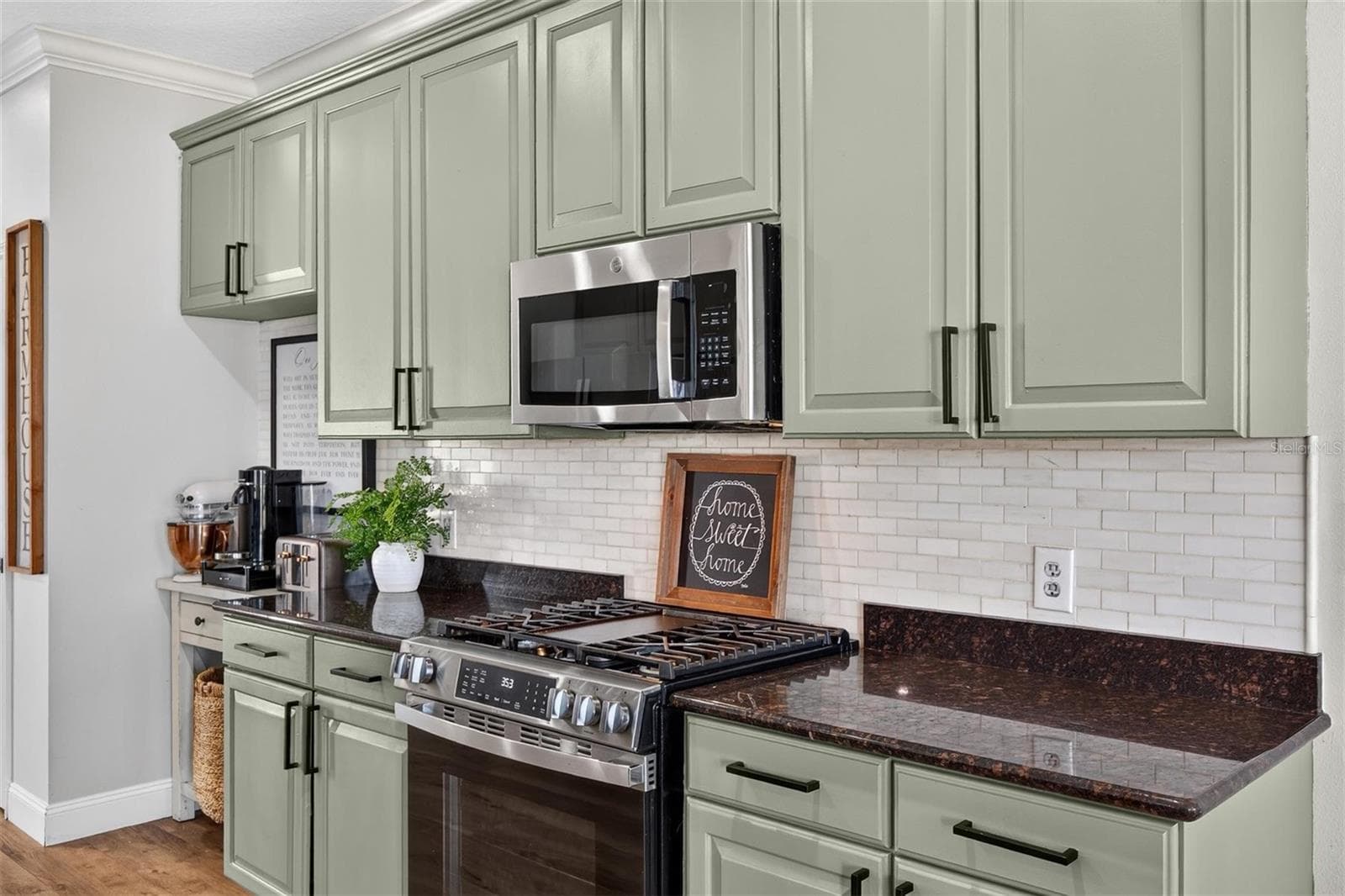 Single Family Residence at 15818 MAHONEY DR, SPRING HILL, photo 9 of 40