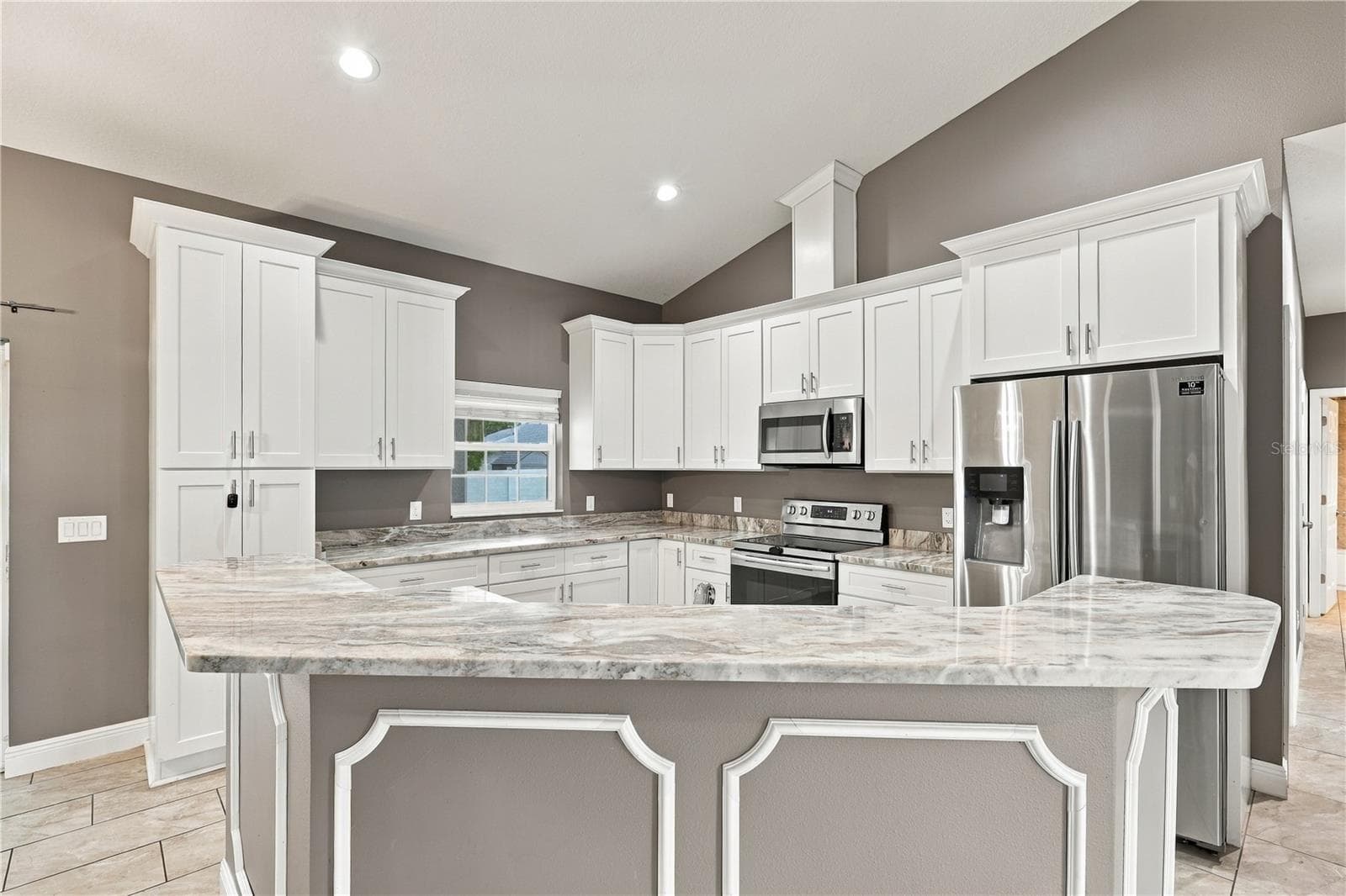 Single Family Residence at 645 MARION OAKS TRL, OCALA, photo 13 of 56