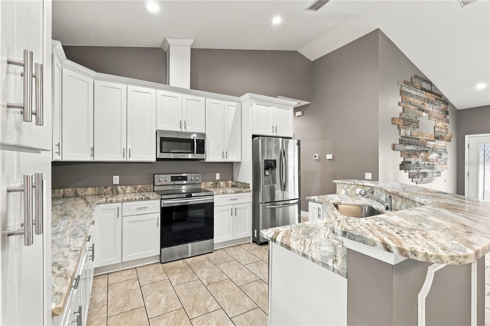Single Family Residence at 645 MARION OAKS TRL, OCALA, photo 16 of 56