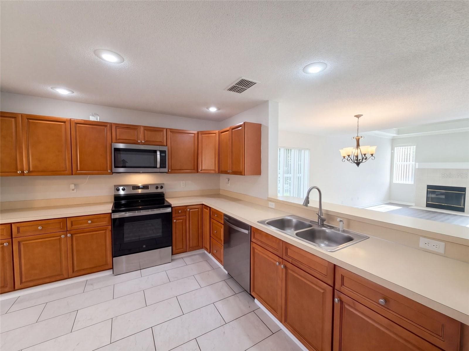 Single Family Residence at 2772 RIVER RIDGE DR, ORLANDO, photo 2 of 34