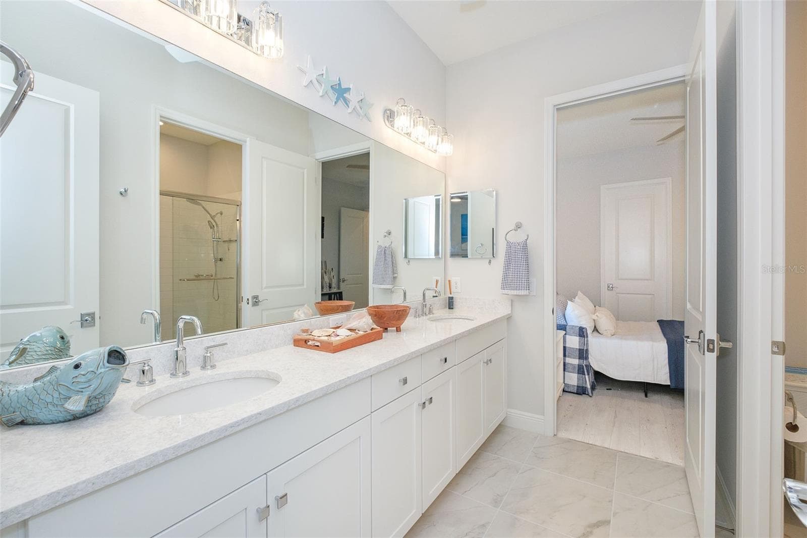 Jack and Jill Bathroom - 11165 HOGAN CIR, ENGLEWOOD