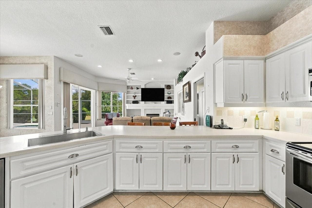 Single Family Residence at 8405 MAYBELLE DR, WEEKI WACHEE, photo 20 of 66