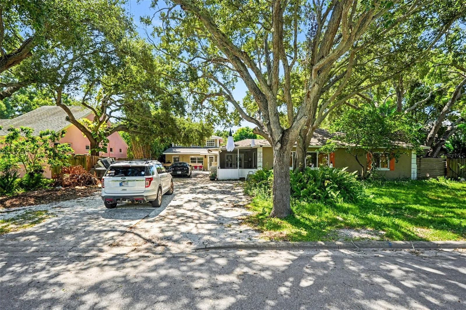 Single Family Residence at 3022 DARTMOUTH AVE N, ST PETERSBURG, photo 6 of 27