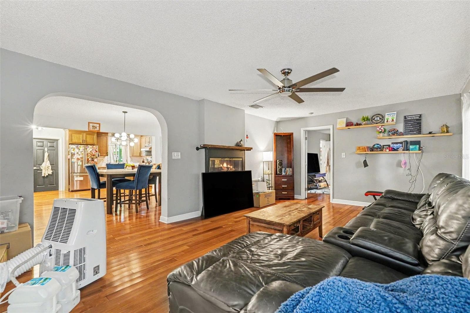 Single Family Residence at 3022 DARTMOUTH AVE N, ST PETERSBURG, photo 8 of 27