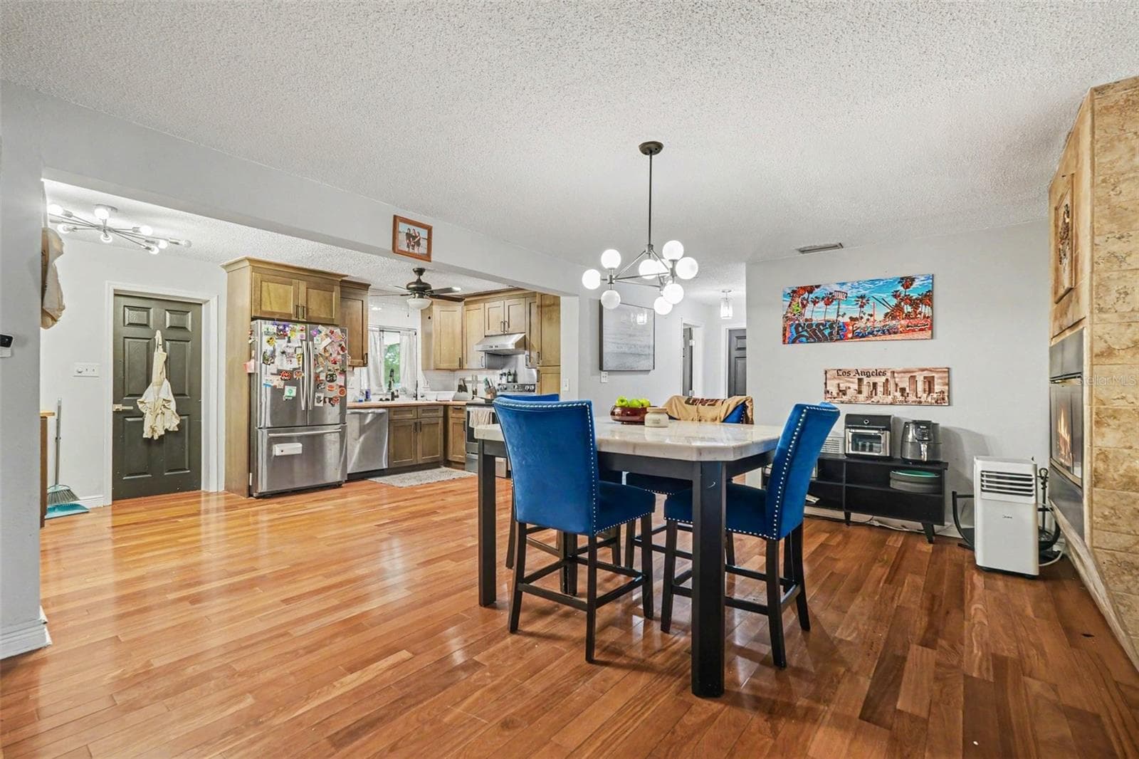 Single Family Residence at 3022 DARTMOUTH AVE N, ST PETERSBURG, photo 3 of 27