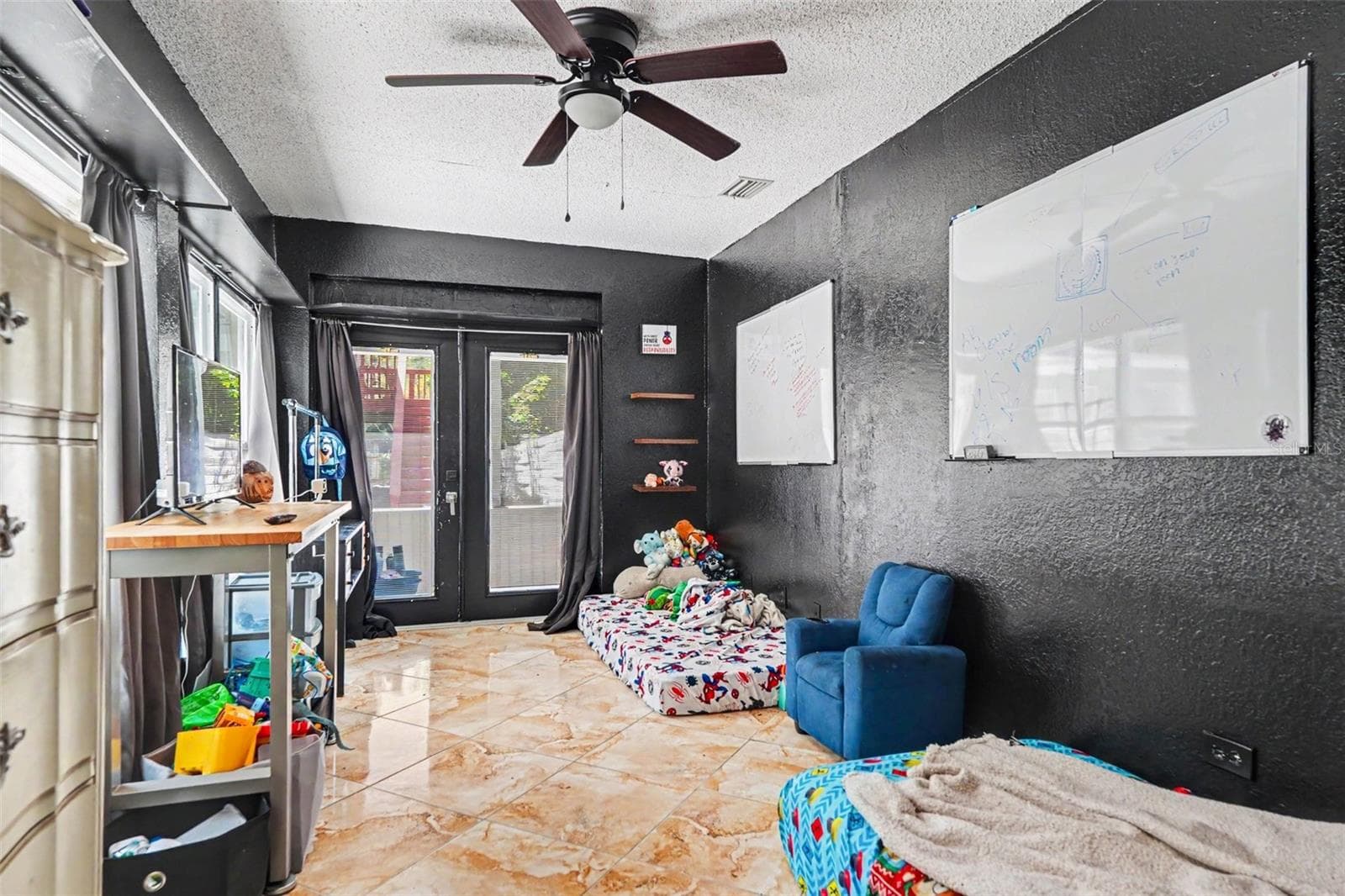 Single Family Residence at 3022 DARTMOUTH AVE N, ST PETERSBURG, photo 12 of 27