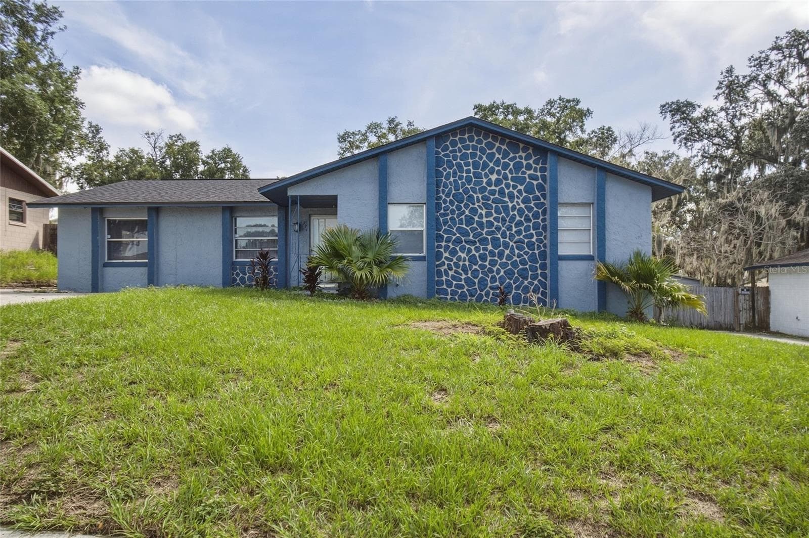 Single Family Residence at 721 GREENLEAF LN, LAKE WALES, photo 2 of 20