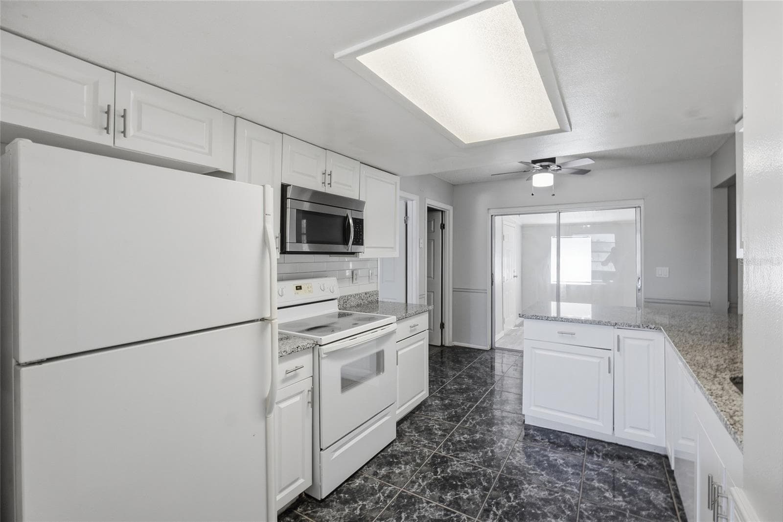 Single Family Residence at 721 GREENLEAF LN, LAKE WALES, photo 6 of 20