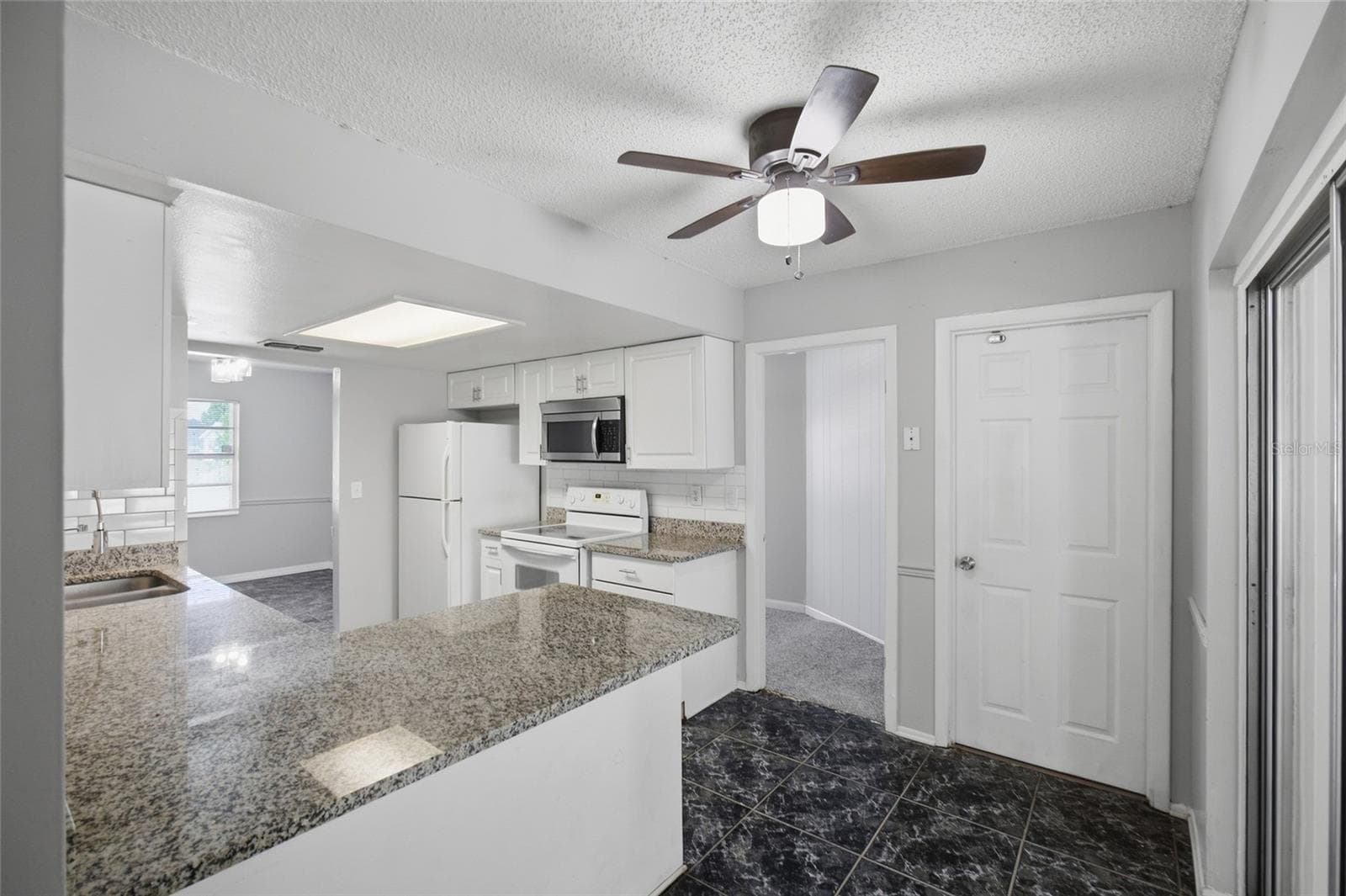 Single Family Residence at 721 GREENLEAF LN, LAKE WALES, photo 7 of 20