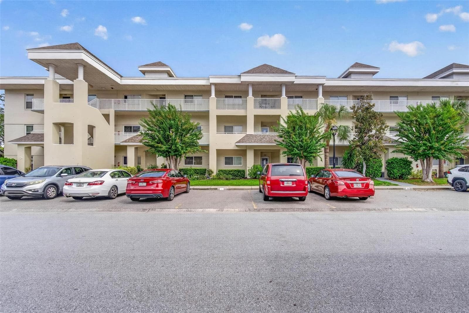 2210 UTOPIAN DR E #203