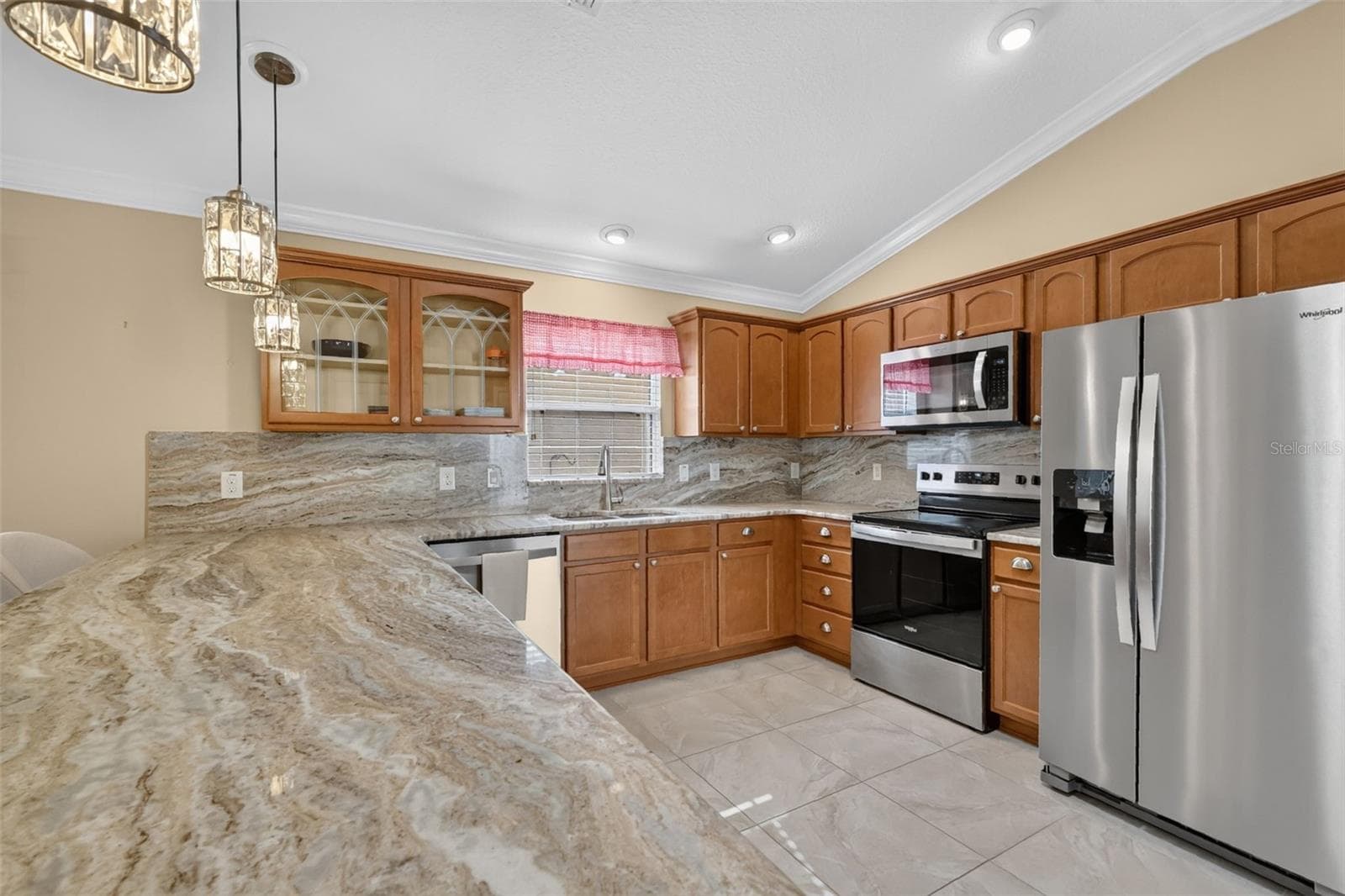 Kitchen granite counters - 2114 MARLIN PL, THE VILLAGES