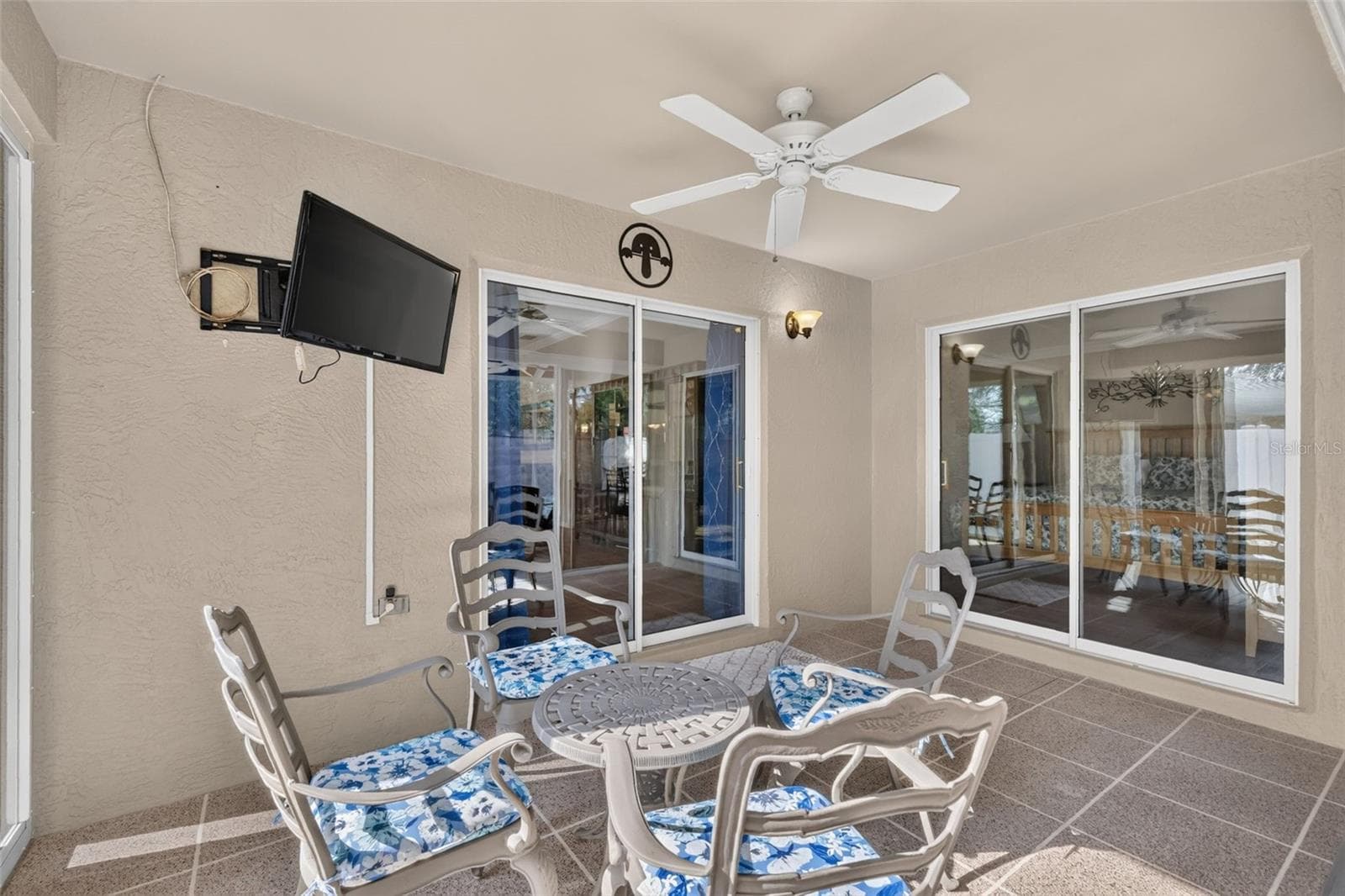 Glass-enclosed lanai - 2114 MARLIN PL, THE VILLAGES