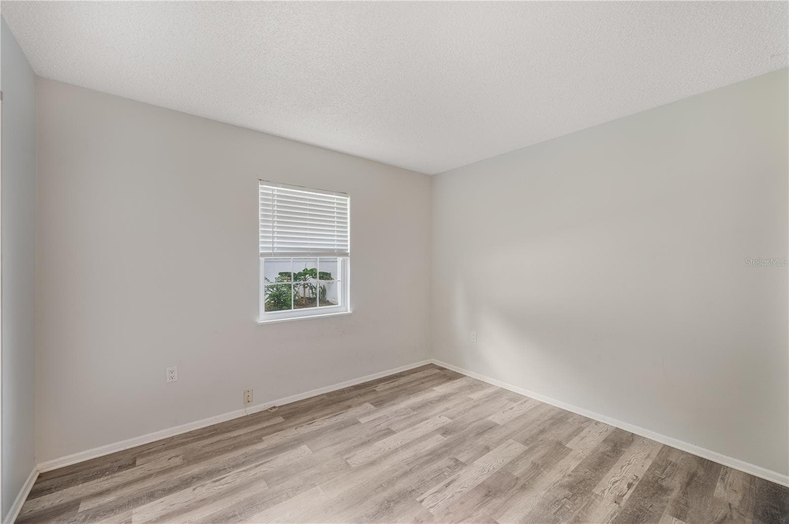 Single Family Residence at 2262 HONEYCOMB LN, LAKELAND, photo 16 of 21
