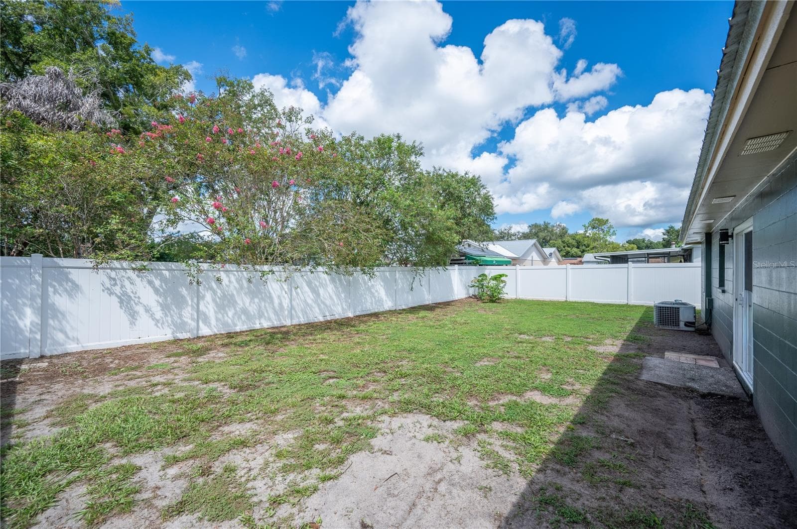 Single Family Residence at 2262 HONEYCOMB LN, LAKELAND, photo 18 of 21