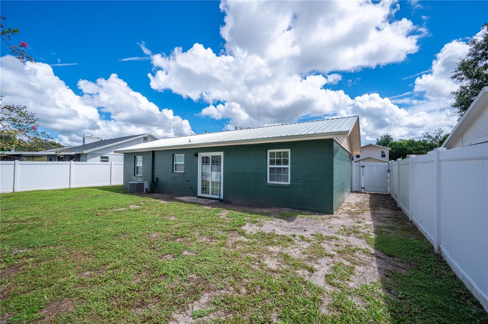 Single Family Residence at 2262 HONEYCOMB LN, LAKELAND, photo 19 of 21