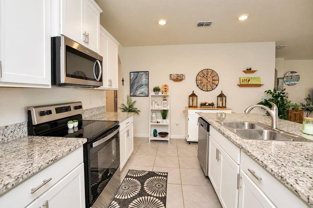 Single Family Residence at 846 REMINGTON GREEN SE DR, PALM BAY, photo 7 of 45